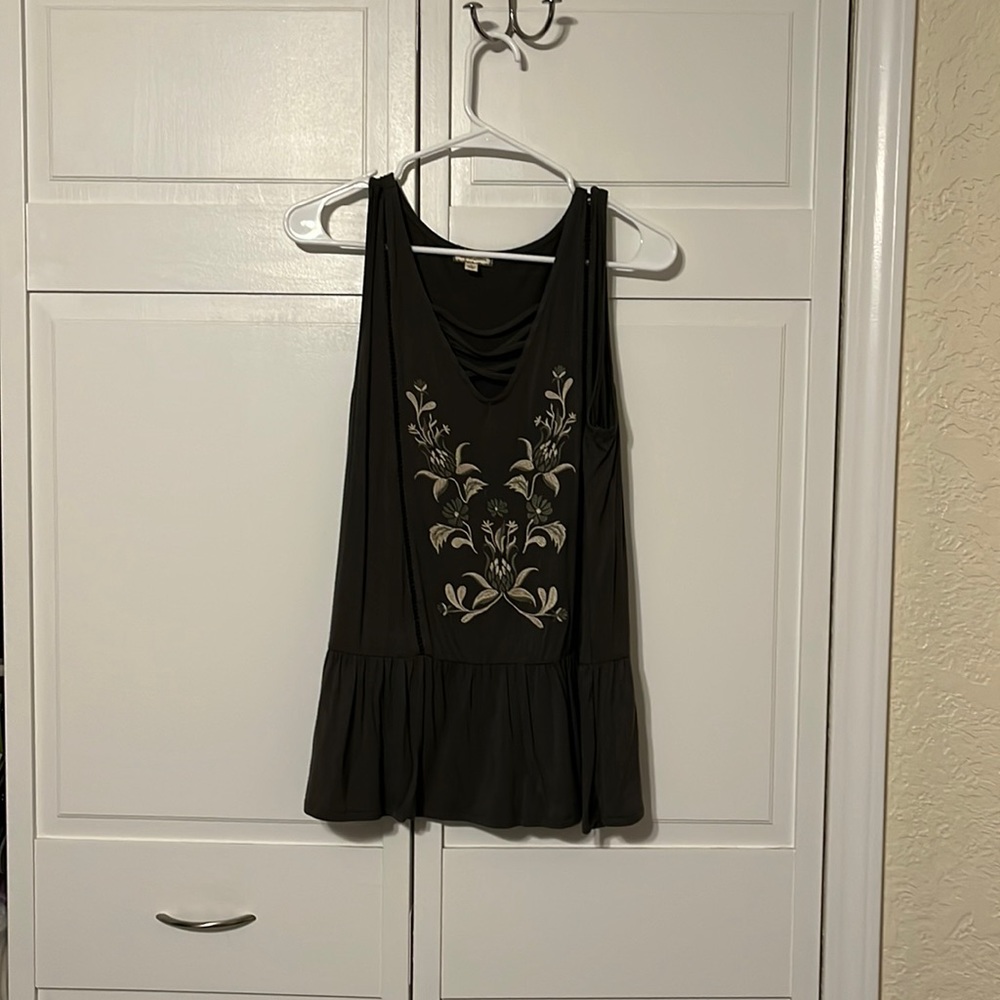 Sleeveless blouse